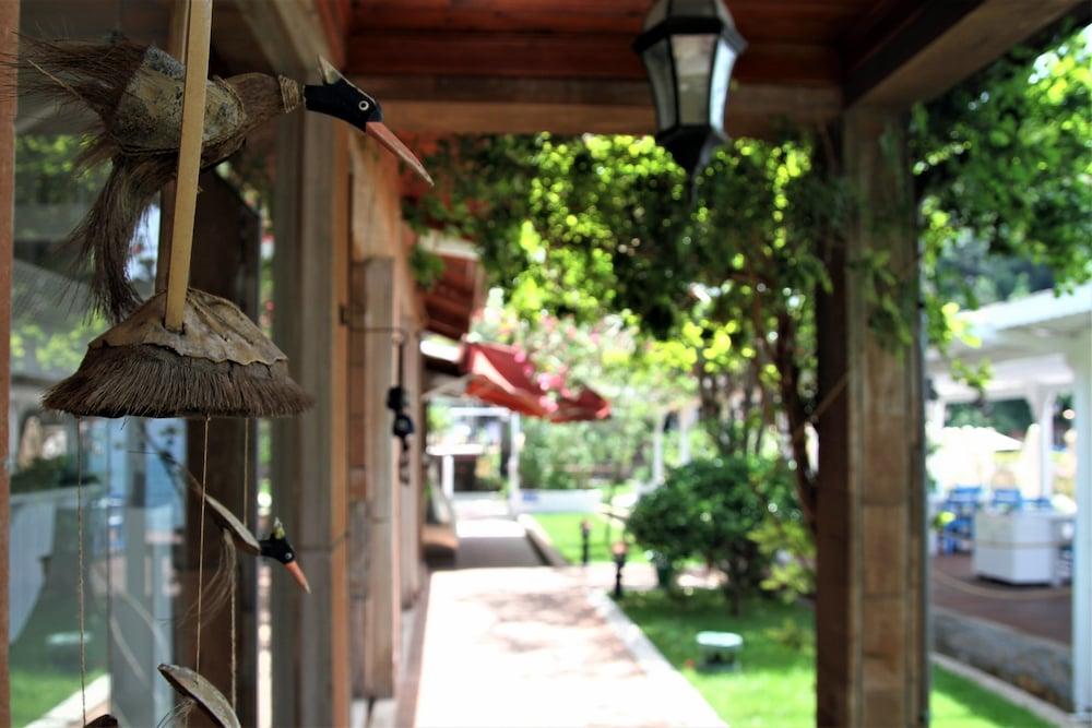 Baga Hotel Akyaka  Buitenkant foto